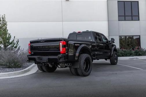 2024 Ford F-450 Platinum