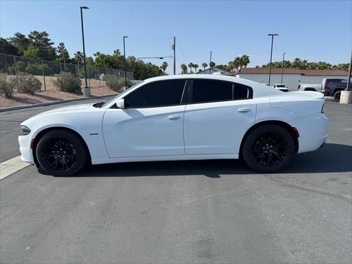 2016 Dodge Charger SE
