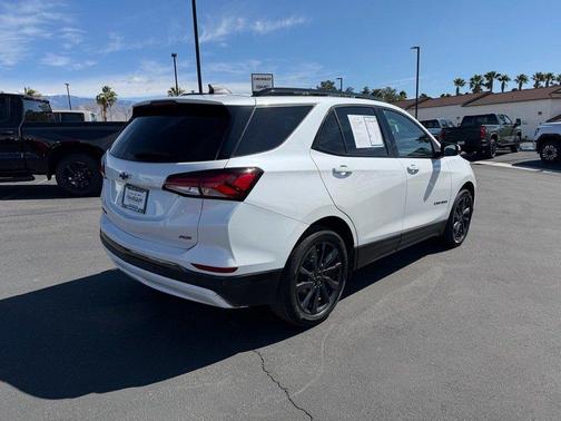 Iridescent Pearl Tricoat 2023 Chevrolet Equinox FWD RS