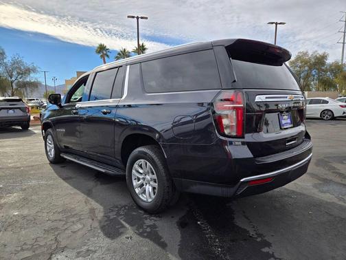 2024 Chevrolet Suburban LT