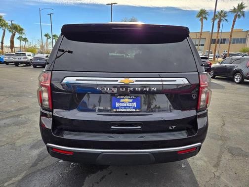 2024 Chevrolet Suburban LT