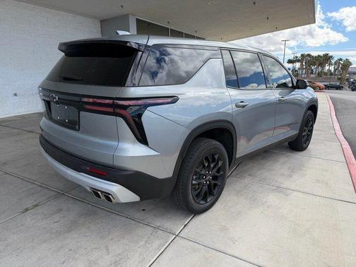 2024 Chevrolet Traverse LS