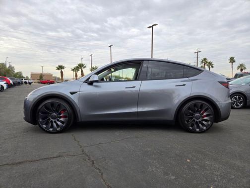 2024 Tesla Model Y Performance Dual Motor All-Wheel Drive