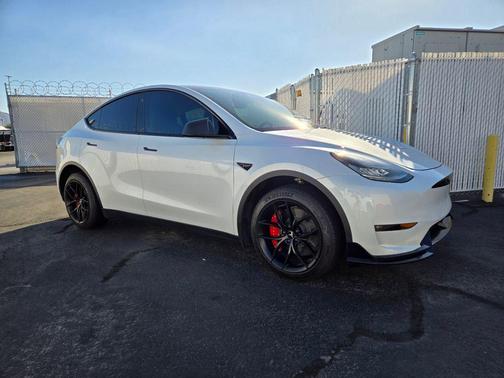 2022 Tesla Model Y Long Range Dual Motor All-Wheel Drive