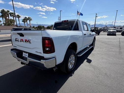 Bright White Clearcoat 2025 RAM 2500 Big Horn Crew Cab 4x4 6'4' Box