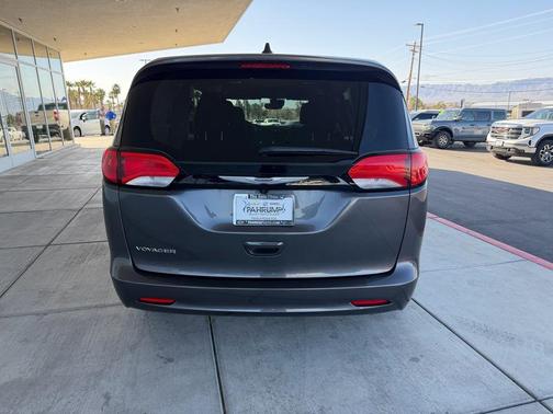 2023 Chrysler Voyager LX