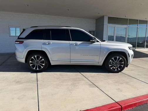 2023 Jeep Grand Cherokee Overland