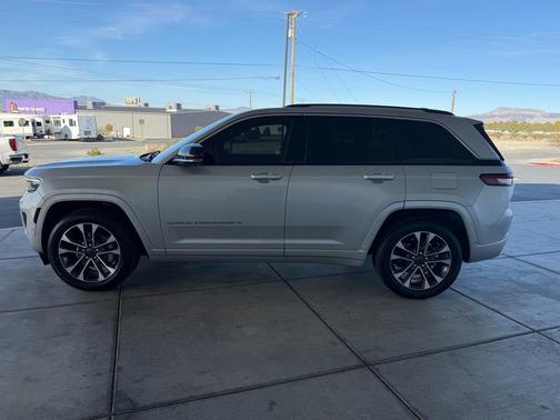 2023 Jeep Grand Cherokee Overland