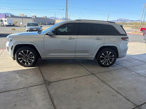 2023 Jeep Grand Cherokee Overland