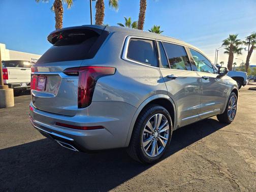 2025 Cadillac XT6 Premium Luxury FWD