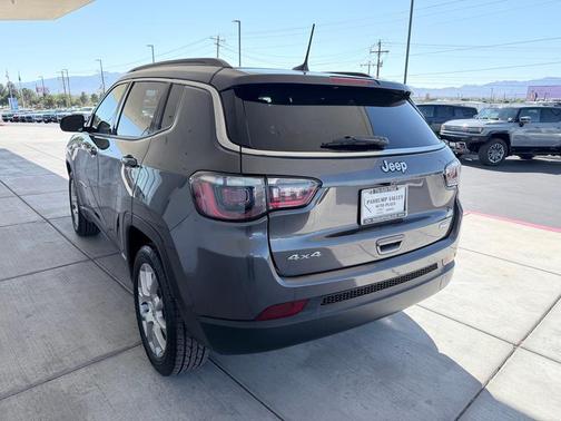 2022 Jeep Compass Latitude Lux