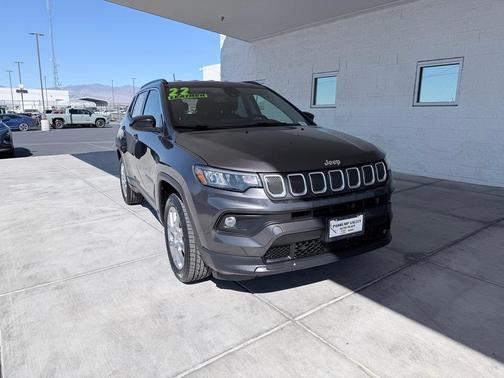 2022 Jeep Compass Latitude Lux
