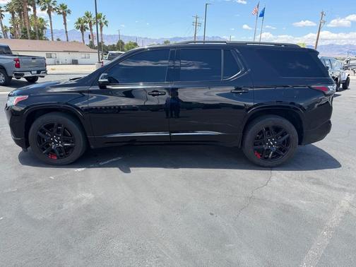 Mosaic Black Metallic 2019 Chevrolet Traverse Premier