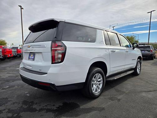 2024 Chevrolet Suburban LT