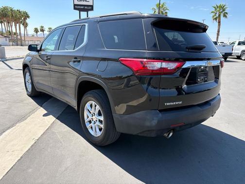 2021 Chevrolet Traverse LT Cloth