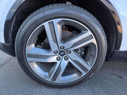 2023 Land Rover Discovery P360 Metropolitan Edition