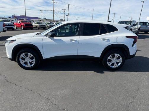 2025 Chevrolet Trax LS