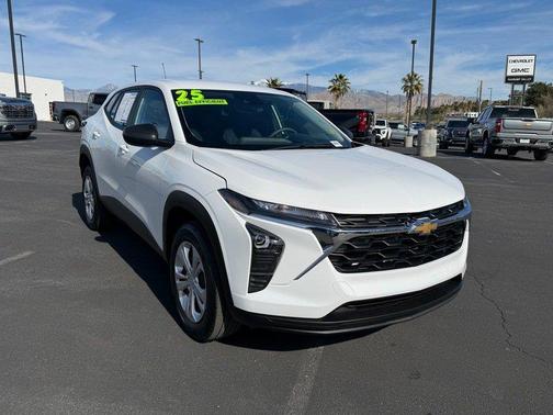 2025 Chevrolet Trax LS