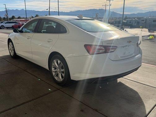 Summit White 2019 Chevrolet Malibu LT