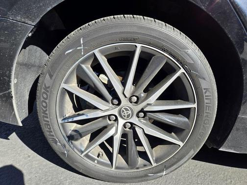 Midnight Black Metallic 2023 Toyota Camry SE