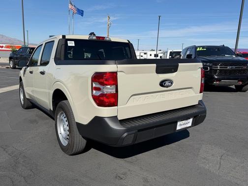 Desert Sand 2025 Ford Maverick XL