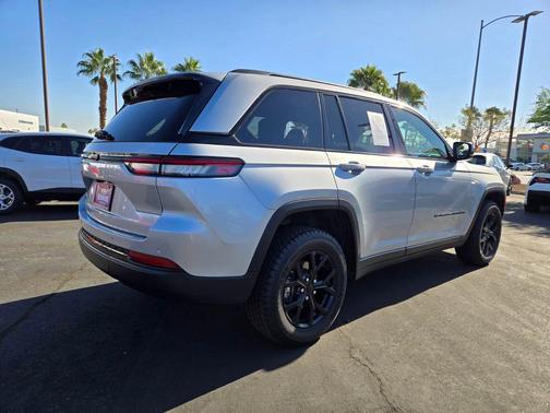 2024 Jeep Grand Cherokee Altitude