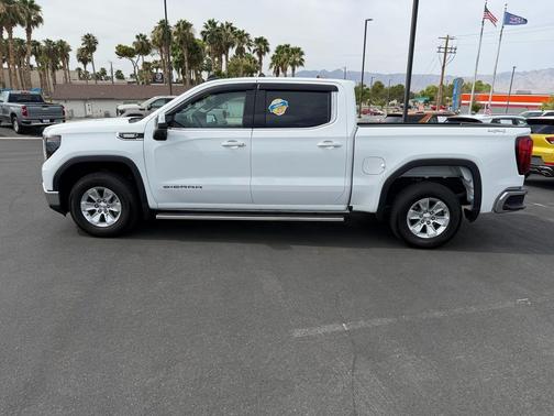 Summit White 2024 GMC Sierra 1500 SLE
