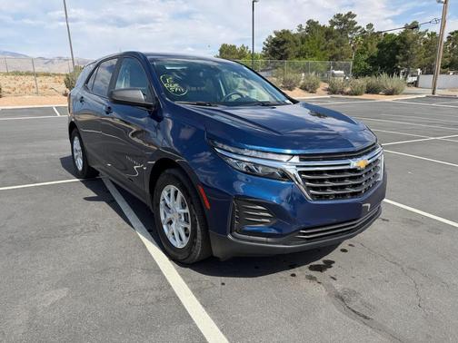 Blue Glow Metallic 2022 Chevrolet Equinox LS