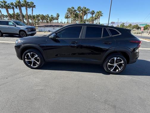 Mosaic Black Metallic 2024 Chevrolet Trax FWD 1RS