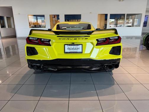 Accelerate Yellow Metallic 2022 Chevrolet Corvette Stingray w/1LT