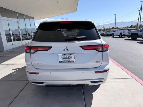 2025 Mitsubishi Outlander PHEV SEL