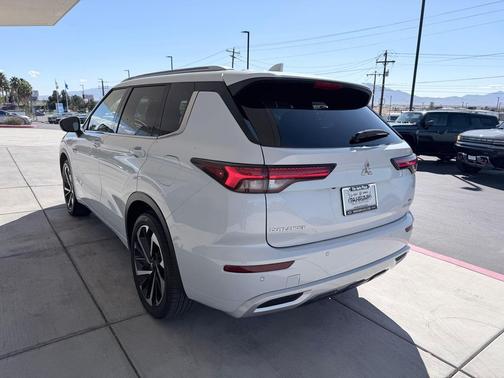 2025 Mitsubishi Outlander PHEV SEL