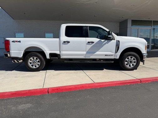 Oxford White 2024 Ford F-250 XL