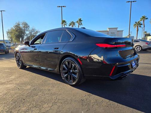 2023 BMW 760 i xDrive