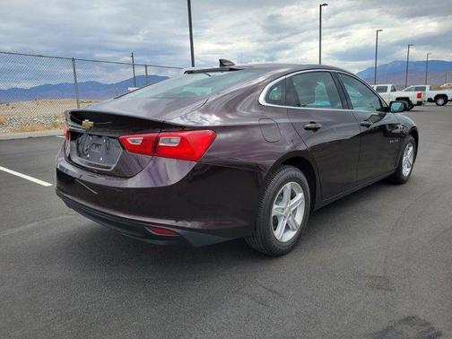 Photo 4 of 5 of 2020 Chevrolet Malibu 1LS