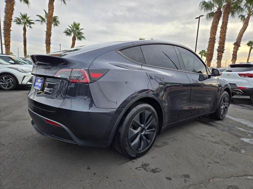 2024 Tesla Model Y Long Range Dual Motor All-Wheel Drive