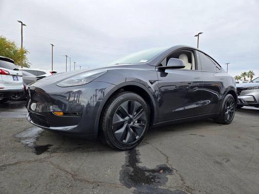2024 Tesla Model Y Long Range Dual Motor All-Wheel Drive