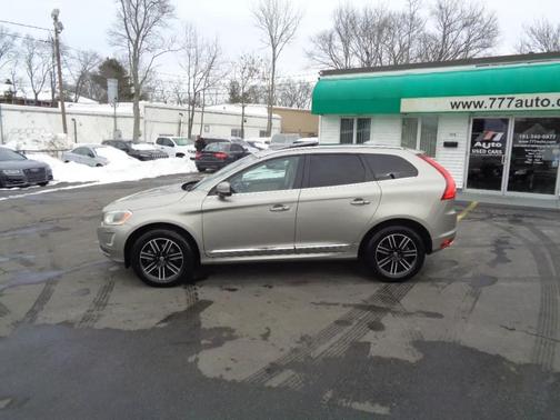 2016 Volvo XC60 T5 Drive-E Platinum
