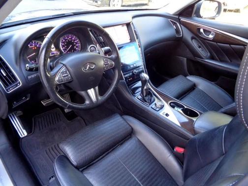 2016 INFINITI Q50 3.0t RED SPORT 400