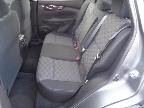 2017 Nissan Rogue Sport SV