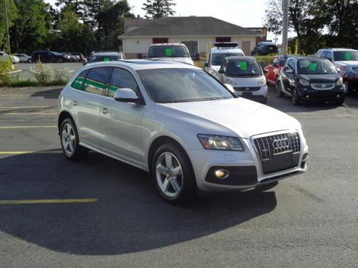 2012 Audi Q5 quattro 4dr 3.2L Premium Plus
