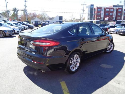 Black 2020 Ford Fusion SE FWD