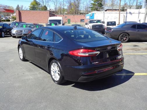 Black 2020 Ford Fusion SE FWD