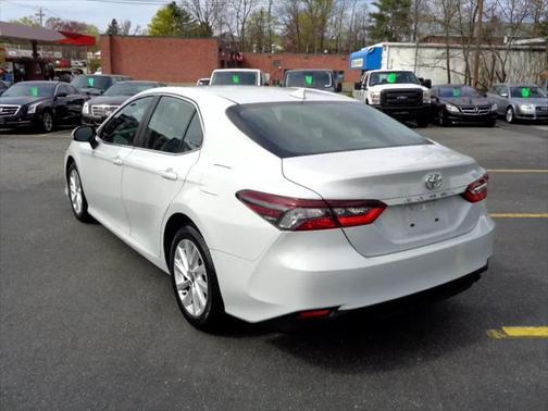 2022 Toyota Camry LE