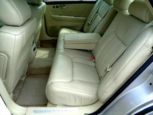2010 Cadillac DTS Base