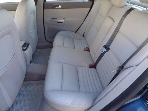 2009 Volvo S40 4dr Sdn 2.4L FWD