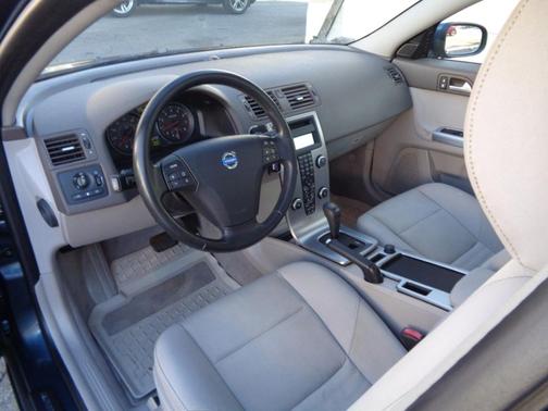 2009 Volvo S40 4dr Sdn 2.4L FWD