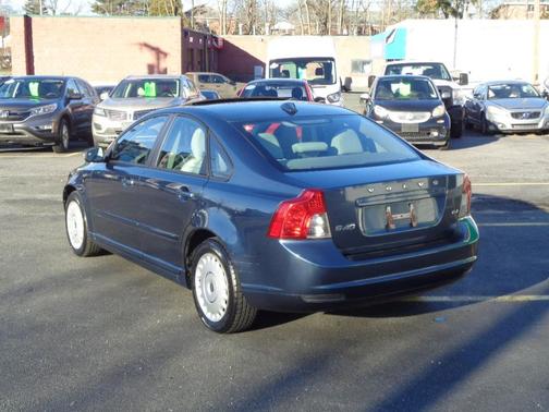 2009 Volvo S40 4dr Sdn 2.4L FWD