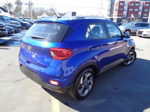 2023 Hyundai VENUE Limited IVT