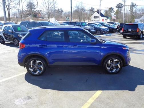 2023 Hyundai VENUE Limited IVT